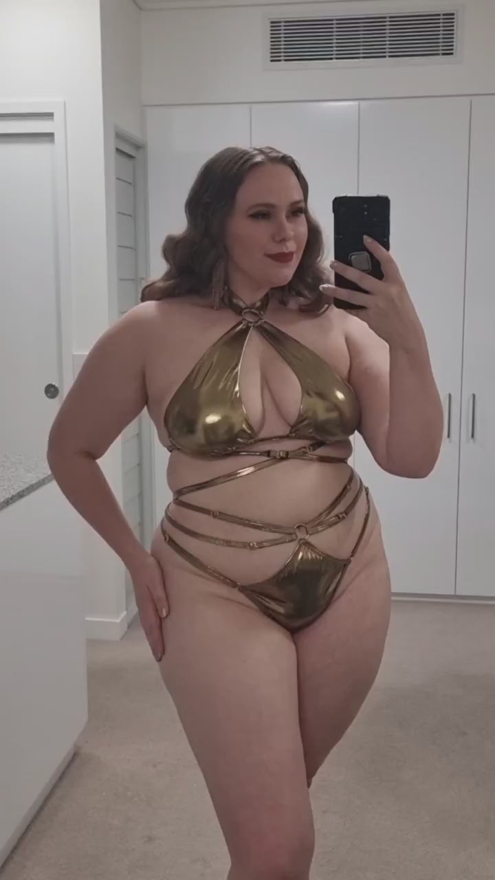 Vera Thorne in Liquid Gold Zorita